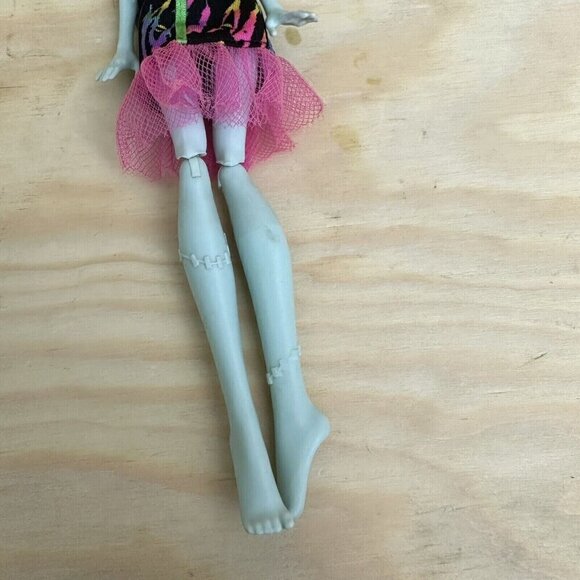 Monster High Frankie Stein Doll 2008 frankenstein - Picture 5 of 6